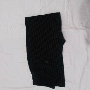 H&M Mama maternity pants.